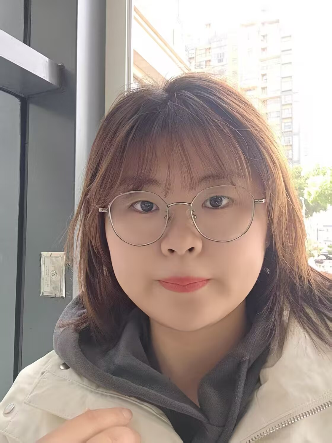 余雅妮